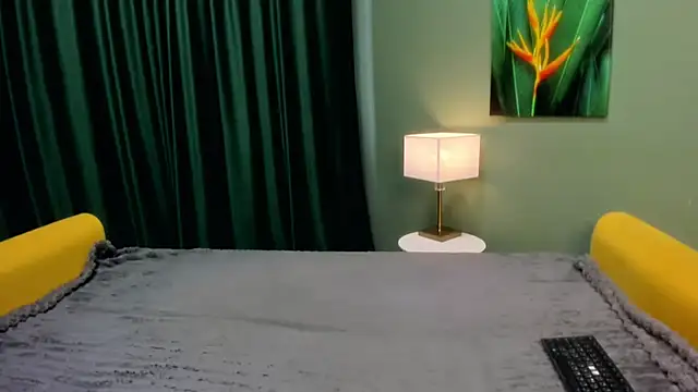 Snapshot of EllenLamb chatting on July 14, 10:43 am EllenLamb online show from July 14, 10:43 am