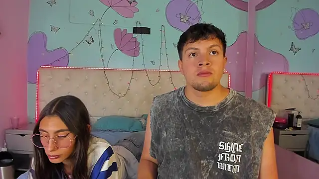 Ethan N Abby online show from January 8, 8:00 pm