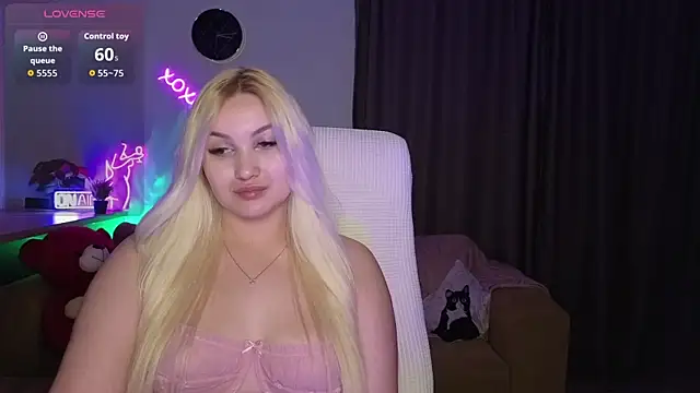 Snapshot of adrelaxina chatting on May 10, 8:14 pm adrelaxina online show from May 10, 8:14 pm