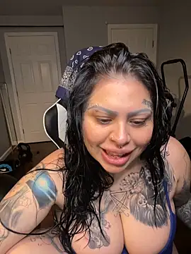 chicanachic13 online show from October 8, 7:39 am