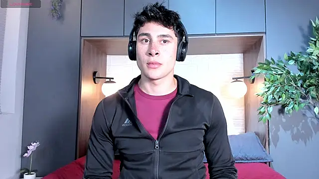 Snapshot of AustinJones_ chatting on February 4, 8:03 pm AustinJones online show from February 4, 8:03 pm