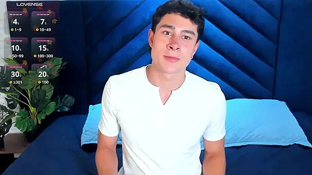 Snapshot of AustinJones_ chatting on February 25, 7:45 pm AustinJones online show from February 25, 7:45 pm