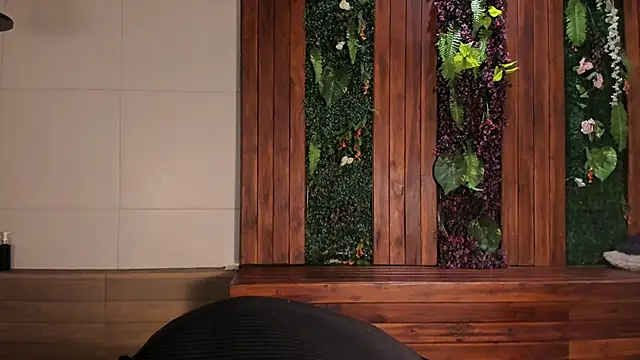 Snapshot of AustinJones_ chatting on March 1, 7:16 pm AustinJones online show from March 1, 7:16 pm