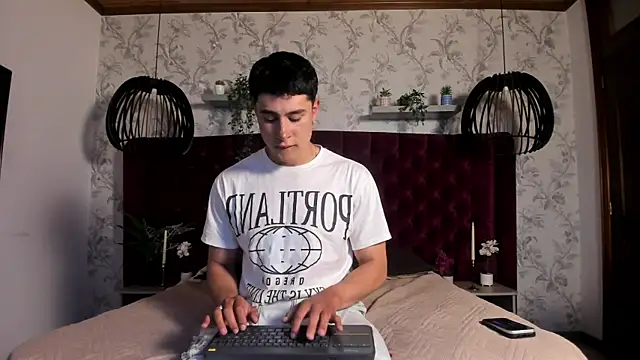 Snapshot of AustinJones_ chatting on May 5, 11:13 pm AustinJones online show from May 5, 11:13 pm