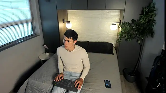 Snapshot of AustinJones_ chatting on May 24, 2:11 pm AustinJones online show from May 24, 2:11 pm
