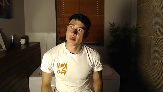 Snapshot of AustinJones_ chatting on June 4, 7:31 pm AustinJones online show from June 4, 7:31 pm
