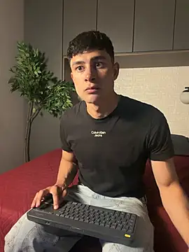 Snapshot of AustinJones_ chatting on June 16, 6:10 pm AustinJones online show from June 16, 6:10 pm