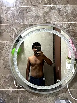 Snapshot of yheeboi chatting on September 23, 10:40 am yheeboi online show from September 23, 10:40 am