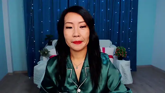 LiaPak online show from October 3, 1:02 am