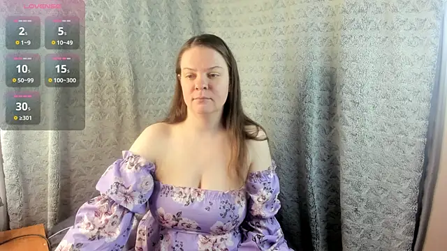 MiaLores online show from March 1, 9:00 am