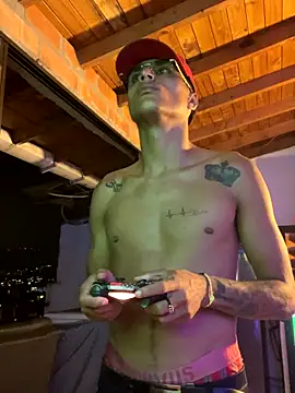 Snapshot of CoreyDejaun chatting on October 20, 4:35 am CoreyDejaun online show from October 20, 4:35 am