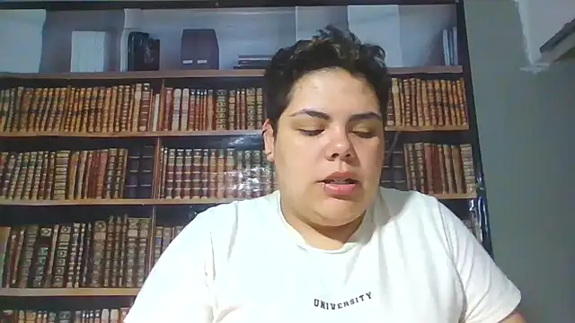 Hailey Curvy online show from January 8, 9:33 am