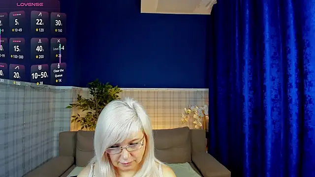 Hella Fabel online show from April 9, 1:16 am