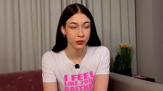 EviaRabasca online show from February 26, 11:42 am