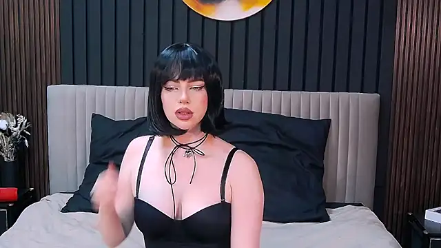 Snapshot of MilanaCeleste chatting on November 19, 5:35 pm MilanaCeleste online show from November 19, 5:35 pm