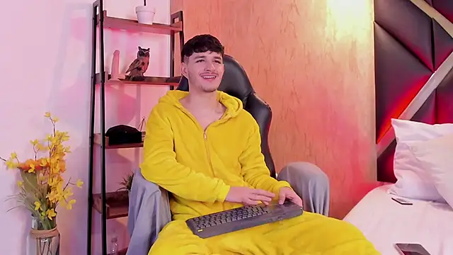 LiamMuller online show from October 30, 11:55 am