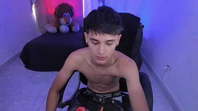 Aron Boyy online show from March 18, 8:12 pm