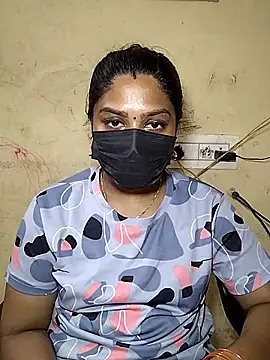 Snapshot of Tamil_Attitude_queen chatting on April 15, 7:58 pm Tamil Attitude queen online show from April 15, 7:58 pm