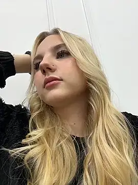 Sky Cutie online show from November 27, 4:25 am