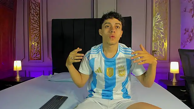 Dani rivass online show from November 10, 11:42 am