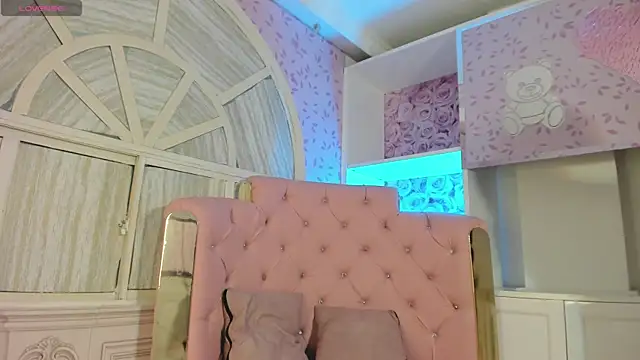 Dani rivass online show from December 19, 11:39 am