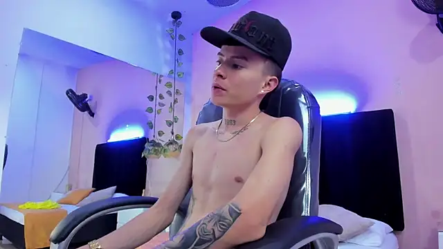 Nascary Fox online show from December 4, 7:22 pm