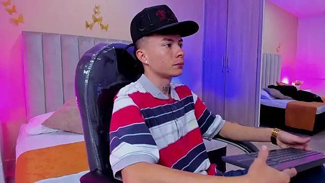 Nascary Fox online show from January 6, 7:06 pm