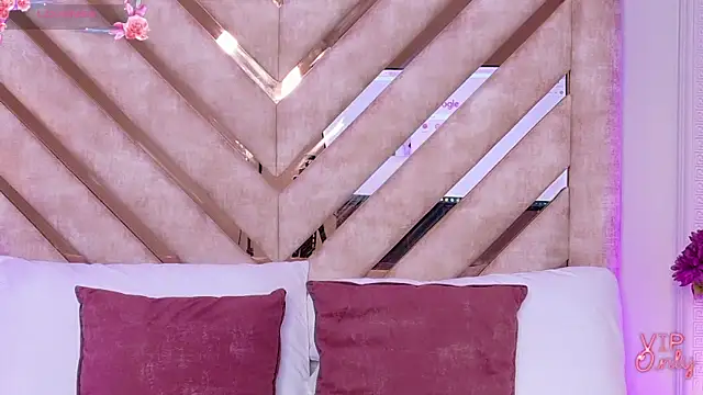 Martina-Roberts- online show from February 7, 5:11 am