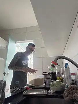 Leonsouzaof online show from December 3, 5:11 pm