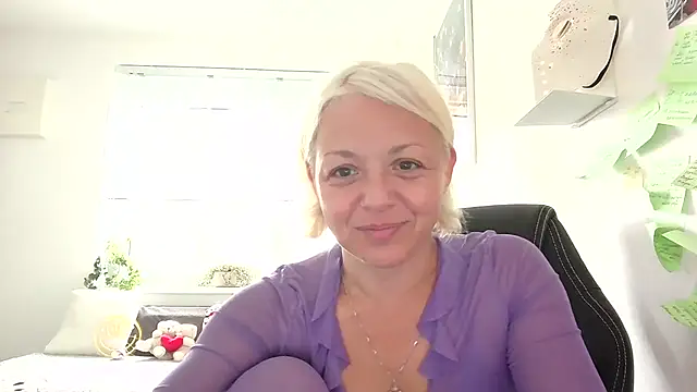 Snapshot of Linsy_Kim chatting on September 17, 5:42 am Linsy Kim online show from September 17, 5:42 am