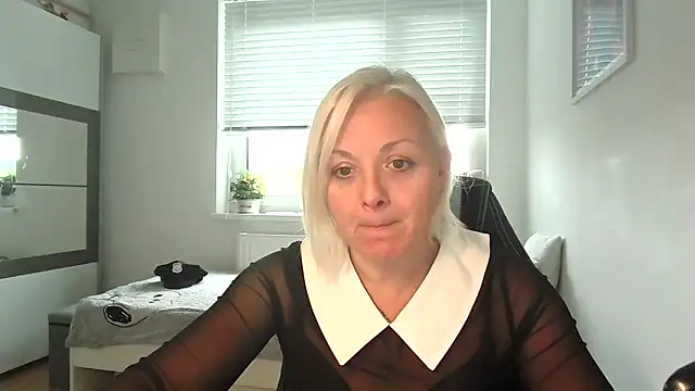 Linsy Kim online show from October 24, 7:16 am