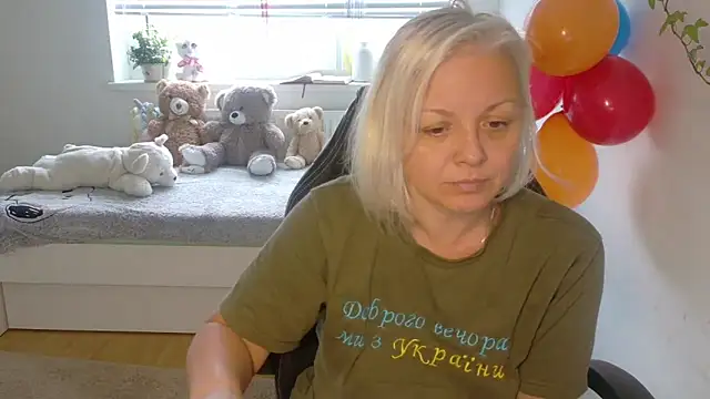 Linsy Kim online show from December 15, 9:24 am