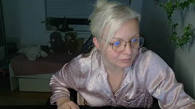 Linsy Kim online show from February 5, 10:58 pm