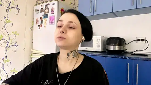 CandaceBlaze online show from October 13, 8:20 pm