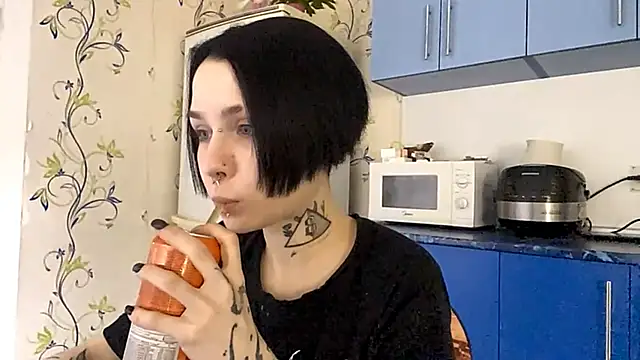 CandaceBlaze online show from October 17, 8:11 pm