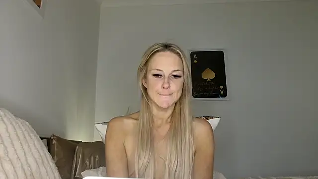 imyourgoodgirl69 online show from November 29, 7:50 pm