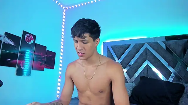 Snapshot of Robertmiller21 chatting on September 27, 5:01 am Robertmiller21 online show from September 27, 5:01 am