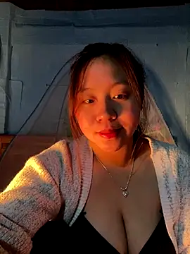 maianhcute online show from January 9, 12:24 am