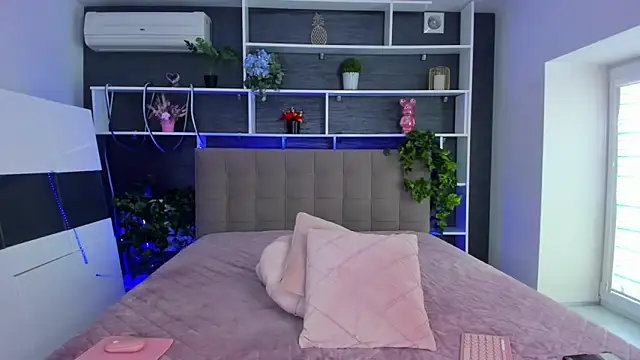 SabrinaSharm online show from February 22, 1:09 pm