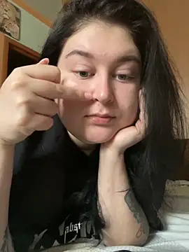 DazzzlingDame online show from December 5, 9:40 am