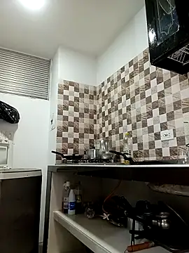 dulcelatin21 online show from September 18, 9:50 pm