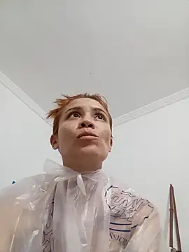 dulcelatin21 online show from October 2, 7:10 pm