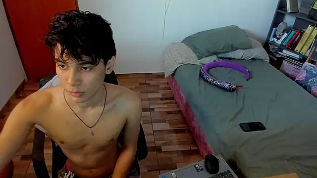 Snapshot of AliottTwink chatting on March 11, 10:16 pm AliottTwink online show from March 11, 10:16 pm