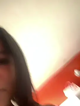 Snapshot of SweetSophie26 chatting on January 15, 6:33 pm SweetSophie26 online show from January 15, 6:33 pm
