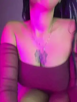 Snapshot of marian_boobss chatting on July 6, 2:25 pm marian boobss online show from July 6, 2:25 pm