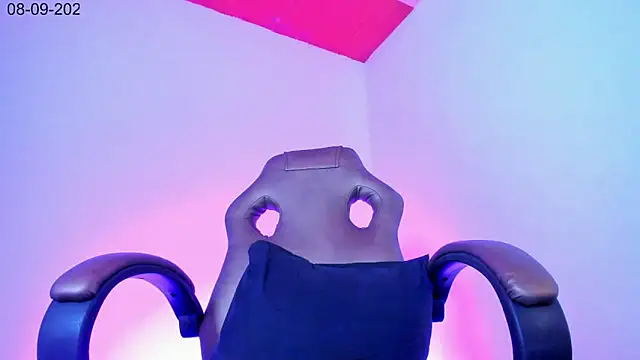 Snapshot of Nova-evs chatting on September 9, 12:10 am Nova-evs online show from September 9, 12:10 am