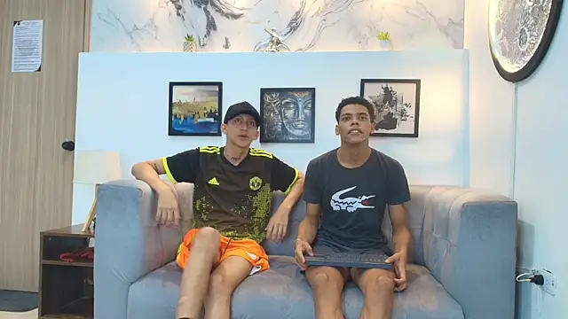 PRETTY FEM online show from December 20, 2:18 am