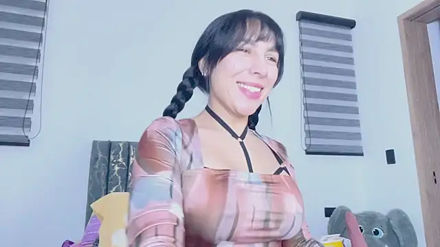 greciadom555 online show from October 10, 2:21 am