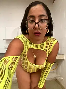 Snapshot of Jessyivonne chatting on October 16, 9:49 pm Jessyivonne online show from October 16, 9:49 pm