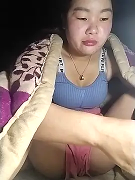 lylylove online show from February 22, 12:23 am